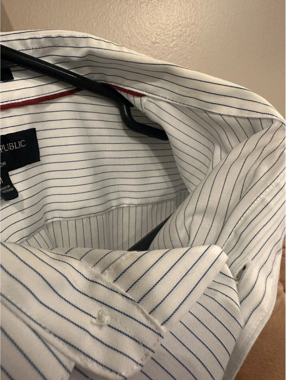 Banana Republic Men's Non-Iron Untucked Fit Blue stripe Button-Up Shirt M